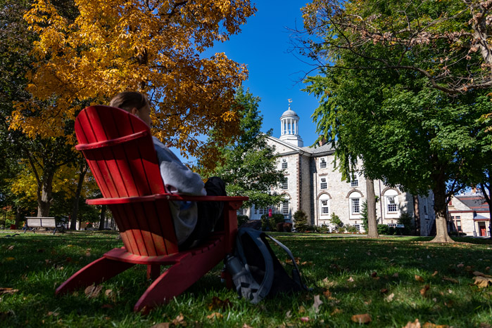 Fall_Campus_Foliage_20221021_LOH_025.jpg